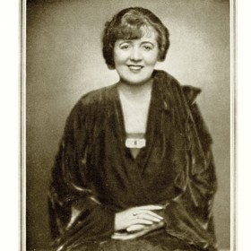 Hana Podolská patřila mezi nejvýznamnější módní návrhářky a podnikatelky. Její talent byl nepopiratelný.
