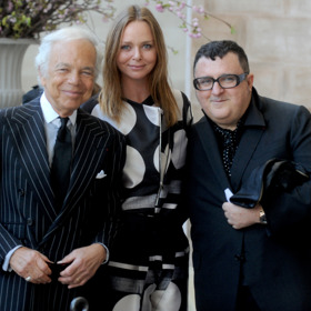 Po návratu z vojny začal pracovat jako prodavač. O pár let později otevřel vlastní obchod s kravatami.