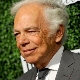 Minulý rok vytvořil bundu, jejíž vyhřívání lze ovládat mobilem.
