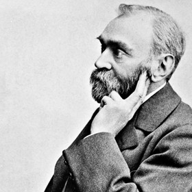 Bylo to pro něj veliké zklamání, neboť během výzkumu zahynul jeho bratr. On sám měl doživotně zjizvenou tvář.
