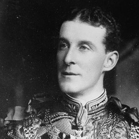 Arthur Vicars a irské korunovační klenoty. Kdyby neholdoval alkoholu, možná by je nikdy neukradli. Kdo si je přivlastnil, se dodnes neví.
