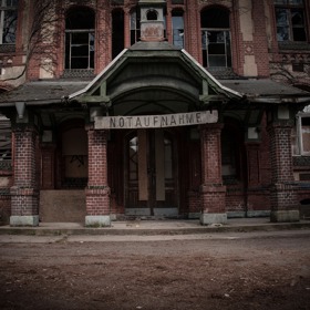 Vydávají se tam však i mladí lidé. Někteří z nich zažívají velmi podivné věci...
