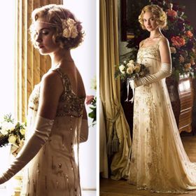 Svatební šaty vybrané pro Lady Rose (Lily James, 2010–2015) v seriálu Panství Downton nebyly ušité přímo pro představitelku, ale byly produkcí nalezeny v second handu. Že byste to ani nepoznali? 