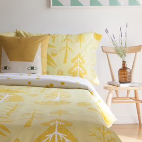 Žlutá barva doslova nabíjí dobrou náladou, dodává sebevědomí, odstraňuje únavu.