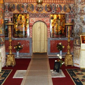 Hrobka Vlada III. Napichovače. Mají ho ikony svatých udržet ve spánku?