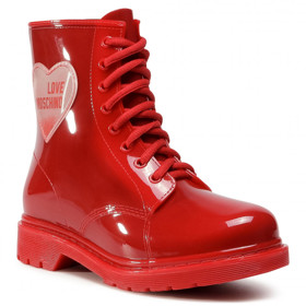 Gumáky ve stylu "Dr. Martens", 3681 Kč.