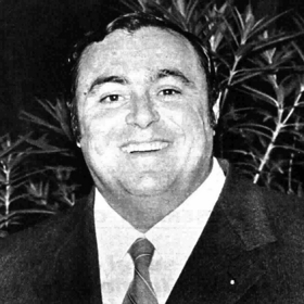Luciano Pavarotti byl operní zpěvák, jemuž se přezdívalo "král vysokého C". V mládí však zvažoval i sportovní kariéru.

