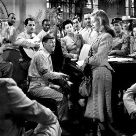 Lauren Bacall byla americká divadelní a filmová herečka. Mezi její nejznámější filmy patří Mít a nemít (1944). Je to snímek plný vášně a duchaplného humoru. Zde se potkala se svým budoucím manželem Humphreyem Bogartem.