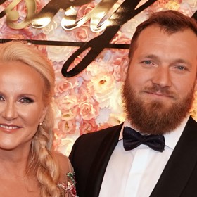 Vendula Pizingerová s manželem Josefem Pizingerem na Českém plese 2020.