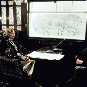 Vražda v Orient Expresu (1974): Hercule Poirot v nejslavnějším případu spisovatelky Agathy Christie.