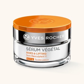 Zpevňující péče z řady Sérum Végétal napomáhá zpevňovat pleť a vyhlazovat vrásky, 899 Kč.