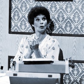 Když rozvod, tak rozvod aneb komedie o tom, jak se přetvařovat, když na návštěvu přijede tchán.
