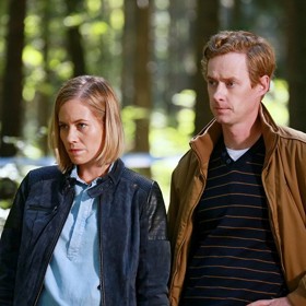 V druhé řadě se řeší brutální vražda mladé dívky, která před svou smrtí velmi trpěla...
