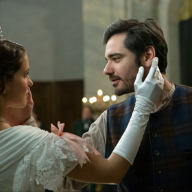 O vánoční hvězdě: Učitel Václav se seznámí s hvězdou Deničkou, kterou na zem svrhla žárlivá Proxima...
