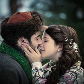 Učitel Václav se v pohádce O vánoční hvězdě zamiluje do princezny Amélie, jejíž srdce mu pomůže získat hvězda Denička.
