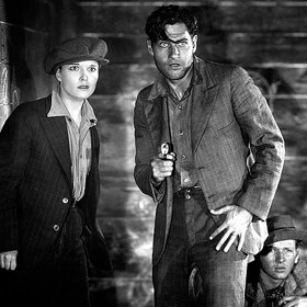 Dobrovolně se tak vrátila do rodného města. Tam ji však všichni zavrhli.