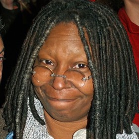 Její dcera Alex otěhotněla ve 14 letech stejně jako Whoopi. Naštěstí to ale neskončilo potratem. 
