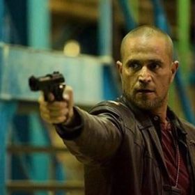 V Mexiku se role zhostil Michel Brown. Je jedním z nejpopulárnějších umělců v Latinské Americe.