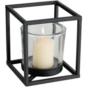 Svícen Quattro, 669 Kč.