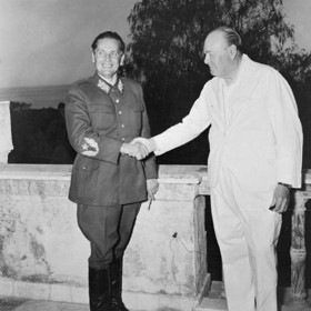 S Winstonem Churchillem v roce 1944 v Neapoli.
