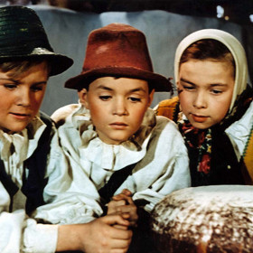 Pohádka vznikla na motivy povídky Karla Jaromíra Erbena Kouzelné dary.