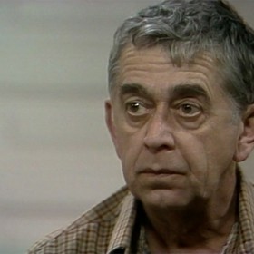 Vlastimil Brodský získal za svůj výkon cenu na festivalu televizní tvorby v Monte Carlu. Sošku mu ale vzal tehdejší ředitel České televize. Prý do úschovy. Už se nikdy nenašla.
