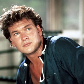 Dvojitá pirueta byla obtížná i pro Patricka Swayzeho. Opakoval ji 25krát.
