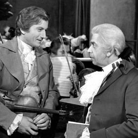 Brzobohatý svou roli nesnášel. Vadilo mu, že hraje hodného a slušného člověka.
