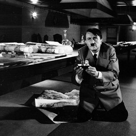 Františka Vicenu potkal stejný osud jako Hitlera. I on spáchal sebevraždu.