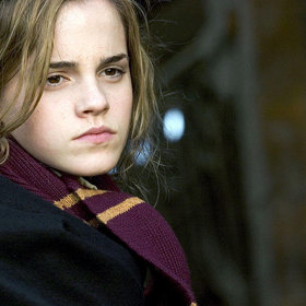 Za první čtyři díly přistály na kontě spisovatelky J. K. Rowling dva miliony dolarů.
