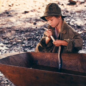 Prdelku si měl původně zahrát Martin Benda. Z politických důvodů jej nahradil Martin Mikuláš.