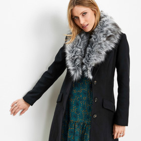 Kabát s límcem z umělé kožešiny, 1199 Kč.
