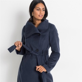 Krátký elegantní kabát, 1599 Kč.