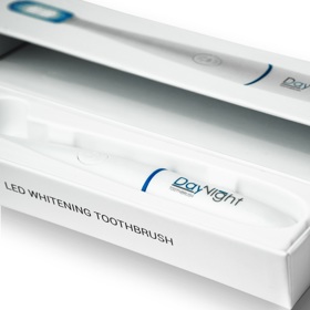 Soutěžte o 3 balíčky Day Night a získejte zářivý úsměv přírodní cestou