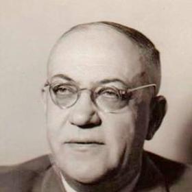 Drogově závislý byl i vůdce. Jeho osobním dealerem/lékařem byl Theodor Morell.