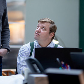 Násilí ani krev nečekejme, vše je postaveno na psychologii a důmyslnosti pachatelů i vyšetřovatelů. 