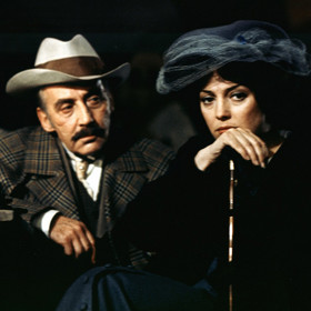 Božská Ema se v roce 1981 ucházela o Oscara v sekci Cizojazyčný film.