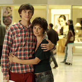 Zajímavé je, že stejně jako ve filmu má Vojta Dyk i ve skutečnosti starší partnerku. Lenka Vlasáková zase mladšího partnera.