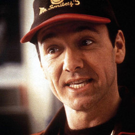 Pozdě bycha honiti. Po premiéře filmu si Tom Hanks sypal popel na hlavu. Kdyby jen tak četl scénář dřív než Kevin Spacey a dostal tak jeho roli...