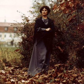 Emu Destinnovou si měla původně zahrát Jana Hlaváčová. Ta však upřednostnila dovolenou u moře se svou dcerou.