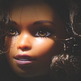 Svoje krásné zástupkyně mezi těmito panenkami mají i dámy tmavé pleti.