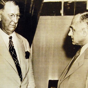 Prezidentský slib složil rekordman Franklin Delano Roosevelt celkem čtyřikrát. V Oválné pracovně pobyl nejdéle ze všech amerických prezidentů – a to i přesto, že po celá ta léta používal invalidní vozík.