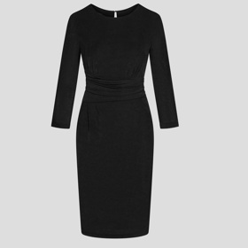 Malé černé šaty jsou klasikou, své o tom ví i Jennifer Aniston.
