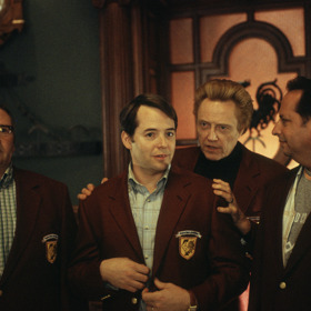 Kvůli negativním reakcím na testovacích projekcích se musely některé scény vystřihnout a znovu natočit.