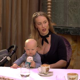 Aneta Krejčíková dorazila i s novým přírůstkem do rodiny.