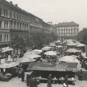 I když byly alespoň Vinohrady stejné jako centrum Velké Prahy, do roku 1922 šlo o samostatnou obec. Od 1. ledna toho roku se ale původní území Prahy, čítající 8 obvodů, rozšířilo o dalších 37 dříve jen sousedních území. Počet obyvatel vzrostl bezmála trojnásobně, ale čtyřnásobně klesla hustota obyvatel. Praha měla najednou ohromná neobydlená území. I s tím se museli prvorepublikoví policisté potýkat. 
