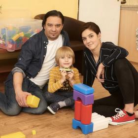 Ještě nedávno byl Vojta jedináček, navíc adoptovaný, a to mu dalo hodně zabrat. Teď se musí o pozornost dělit s mladším bráškou a tenhle souboj, jak víme, většinou vyhrává mimino. Jak se s tím Vojta vyrovná?