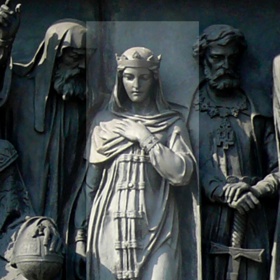 Anastasii Romanovnu Ivan Hrozný patrně opravdu miloval. Vydržel s ní celých třináct let, zplodili šest dětí a carevna dobře věděla, co na jejího manžela platí. Další manželky už takové štěstí neměly. Buď skončily v klášteře, kde se ale jejich osudy ztrácí a není vyloučeno, že byly zavražděny, nebo zemřely přímo v carském paláci – klidně i pouhý den po svatbě.