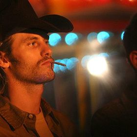 Horor Za hranicí strachu z roku 2007 se inspiroval řáděním kultu Narco Satánicos. V jeho čele stal Adolfo Constanzo, který se domníval, že lidské oběti mu přinesou moc a sílu.