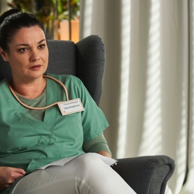 Seriál Anatomie života vychází z finské předlohy Syke. Existuje i její slovenská adaptace Sestřičky.